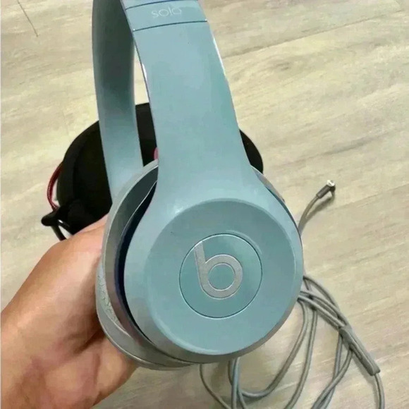 Beats by Dr. Dre Solo On-Ear Headphones‎ - Light Blue - Picture 3 of 16